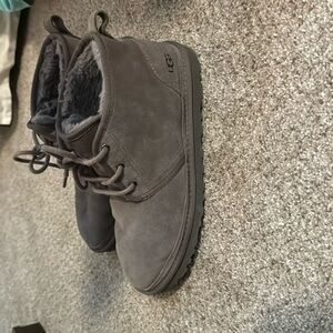 Mens sz 10 Chukka Uggs